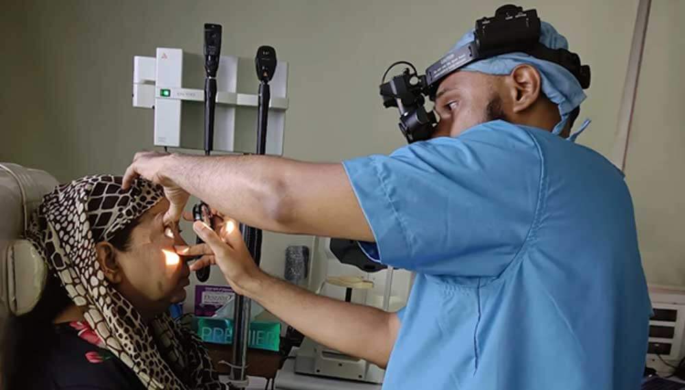 Age-related Macular Degeneration (AMD) Symptoms Causes & Best Treatments in Mumbai